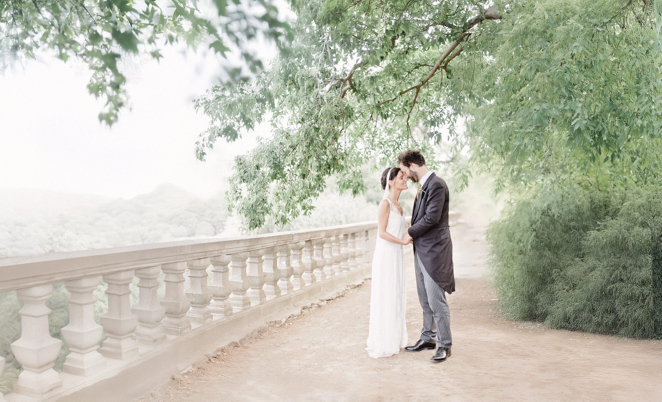 Le photographe de mariage idéal n’existe pas
Comment choisir un photographe de mariage vraiment aligné avec votre couple ?
